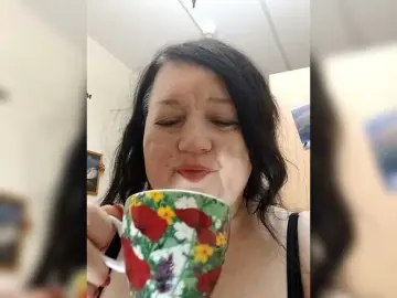 SVETIKBOMBOCHKA  live sex cam