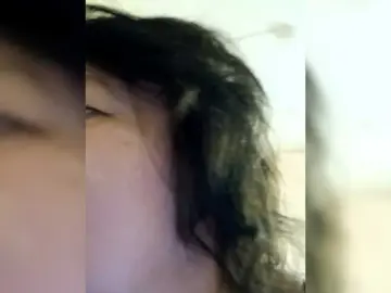 SVETIKBOMBOCHKA  live sex cam