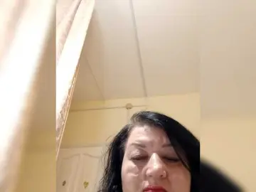 SVETIKBOMBOCHKA  live sex cam