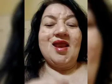 SVETIKBOMBOCHKA  live sex cam