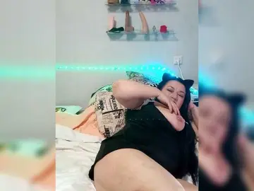 SVETIKBOMBOCHKA  live sex cam