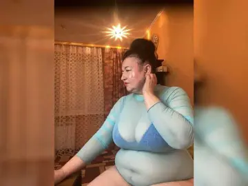 SVETIKBOMBOCHKA  live sex cam