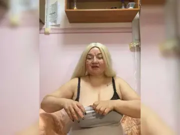 SVETIKBOMBOCHKA  live sex cam