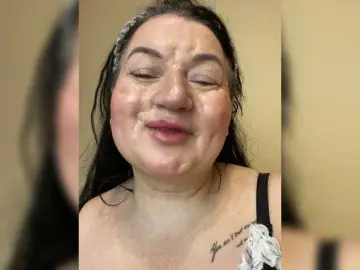 SVETIKBOMBOCHKA  live sex cam