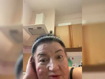 SVETIKBOMBOCHKA  live sex cam