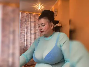 SVETIKBOMBOCHKA  live sex cam