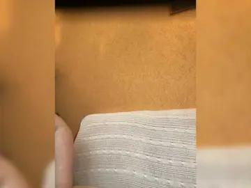 SVETIKBOMBOCHKA  live sex cam