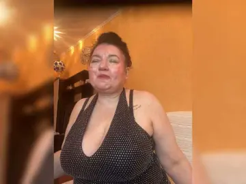 SVETIKBOMBOCHKA  live sex cam