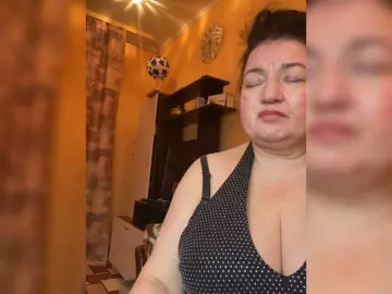 SVETIKBOMBOCHKA  live sex cam