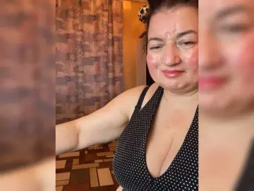 SVETIKBOMBOCHKA  live sex cam