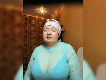 SVETIKBOMBOCHKA  live sex cam