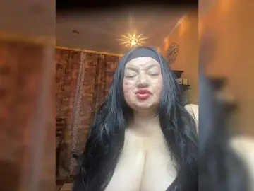 SVETIKBOMBOCHKA  live sex cam