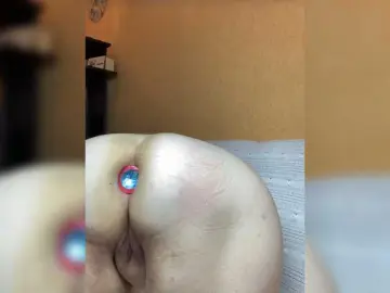 SVETIKBOMBOCHKA  live sex cam