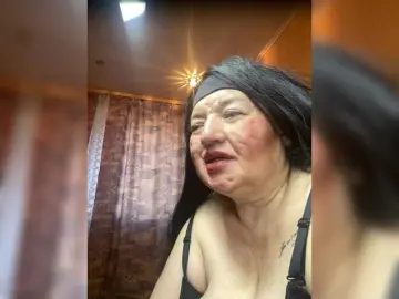 SVETIKBOMBOCHKA  live sex cam