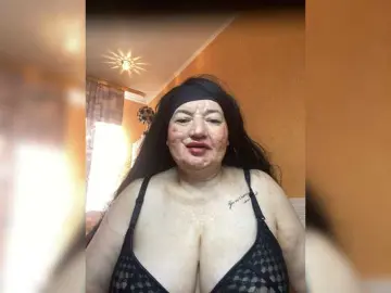 SVETIKBOMBOCHKA  live sex cam