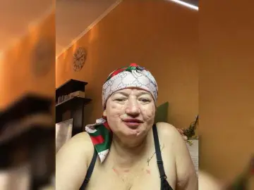 SVETIKBOMBOCHKA  live sex cam