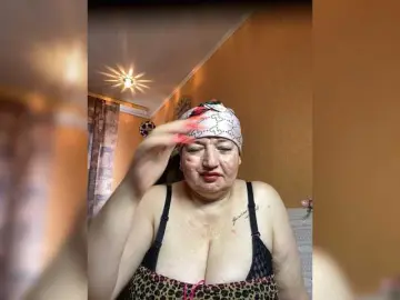 SVETIKBOMBOCHKA  live sex cam