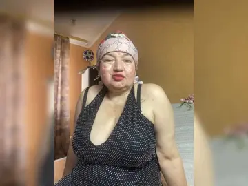 SVETIKBOMBOCHKA  live sex cam