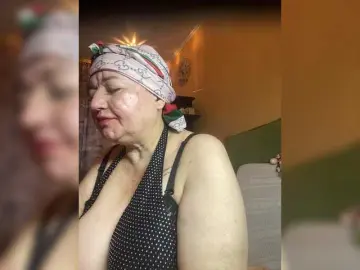 SVETIKBOMBOCHKA  live sex cam