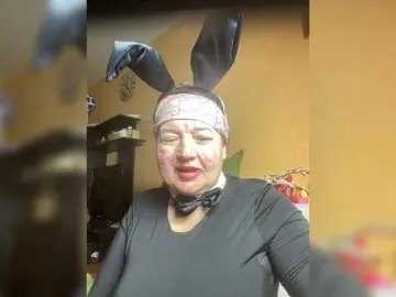 SVETIKBOMBOCHKA  live sex cam