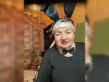 SVETIKBOMBOCHKA  live sex cam