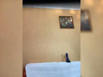 SVETIKBOMBOCHKA  live sex cam