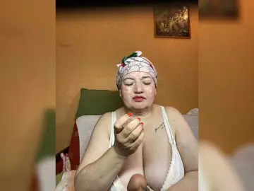 SVETIKBOMBOCHKA  live sex cam