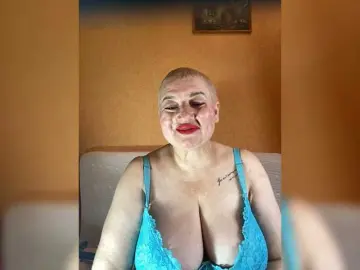 SVETIKBOMBOCHKA  live sex cam