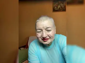 SVETIKBOMBOCHKA  live sex cam