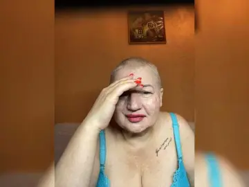 SVETIKBOMBOCHKA  live sex cam