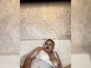 SVETIKBOMBOCHKA  live sex cam
