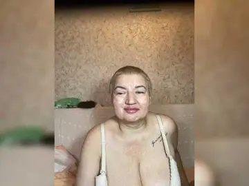 SVETIKBOMBOCHKA  live sex cam