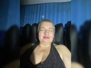 SVETIKBOMBOCHKA  live sex cam