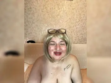 SVETIKBOMBOCHKA  live sex cam