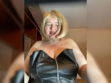 SVETIKBOMBOCHKA  live sex cam