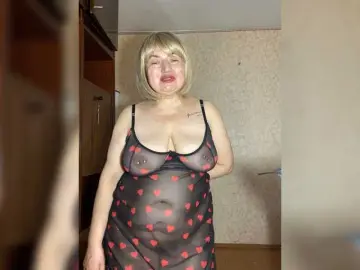 SVETIKBOMBOCHKA  live sex cam