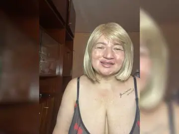 SVETIKBOMBOCHKA  live sex cam