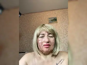 SVETIKBOMBOCHKA  live sex cam
