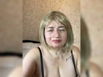 SVETIKBOMBOCHKA  live sex cam