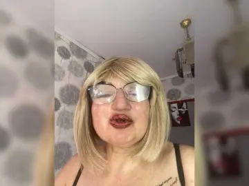 SVETIKBOMBOCHKA  live sex cam
