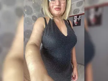 SVETIKBOMBOCHKA  live sex cam