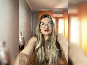 SVETIKBOMBOCHKA  live sex cam