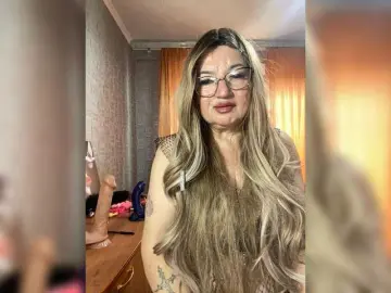 SVETIKBOMBOCHKA  live sex cam