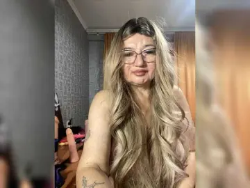 SVETIKBOMBOCHKA  live sex cam