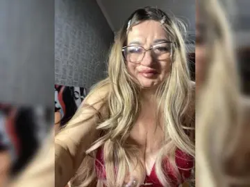 SVETIKBOMBOCHKA  live sex cam