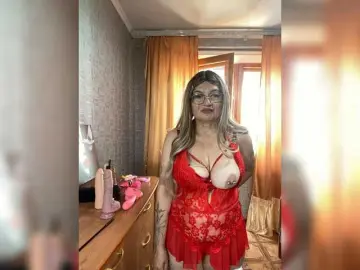 SVETIKBOMBOCHKA  live sex cam