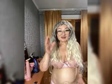 SVETIKBOMBOCHKA  live sex cam