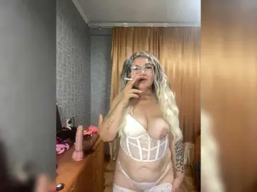 SVETIKBOMBOCHKA  live sex cam