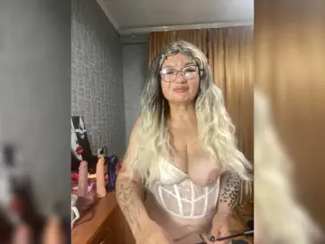 SVETIKBOMBOCHKA  live sex cam