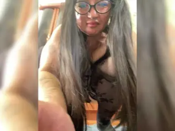 SVETIKBOMBOCHKA  live sex cam